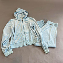 Load image into Gallery viewer, Retro max studio tracksuit