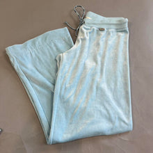 Load image into Gallery viewer, Retro max studio tracksuit