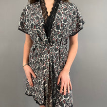 Load image into Gallery viewer, Vintage Lily of France two piece sleep set