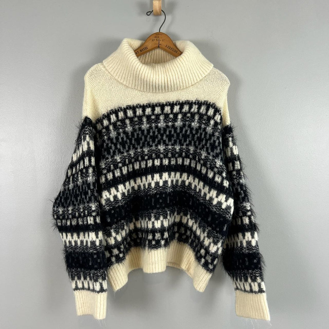 Universal thread chunky sweater