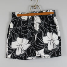 Load image into Gallery viewer, Talos Hawaiian flower swim trunks
