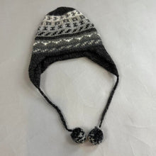 Load image into Gallery viewer, Vintage hand knitted hat
