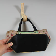 Load image into Gallery viewer, Retro New York mini purse
