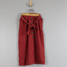 Load image into Gallery viewer, Cali 1850 linen skirt
