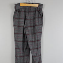 Load image into Gallery viewer, Hollister plaid trousers
