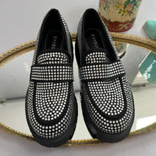 Load image into Gallery viewer, Bamboo bedazzled loafers
