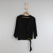 Load image into Gallery viewer, Express black blouse
