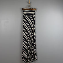 Load image into Gallery viewer, Banana Republic dress
