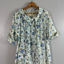 Load image into Gallery viewer, Vintage floral nightgown
