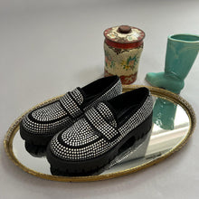 Load image into Gallery viewer, Bamboo bedazzled loafers
