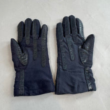 Load image into Gallery viewer, Vintage Isotoner gloves
