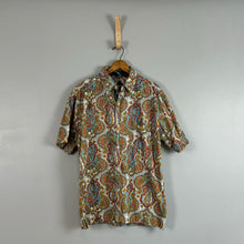 Load image into Gallery viewer, Retro R&amp;G patterned button down
