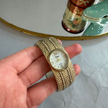 Load image into Gallery viewer, Retro Vivani watch
