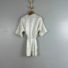 Load image into Gallery viewer, Vintage Petra fashions robe
