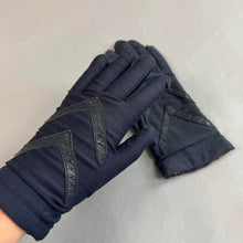 Load image into Gallery viewer, Vintage Isotoner gloves
