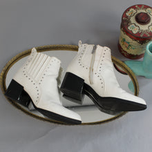 Load image into Gallery viewer, Circus by Sam Edelman booties
