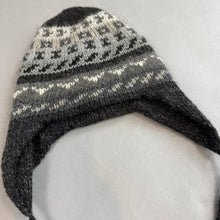 Load image into Gallery viewer, Vintage hand knitted hat
