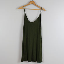 Load image into Gallery viewer, Forever 21 swing dress
