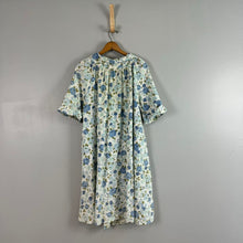 Load image into Gallery viewer, Vintage floral nightgown
