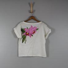 Load image into Gallery viewer, Vintage flower painted top
