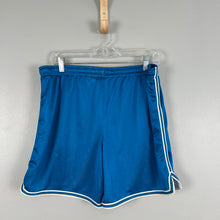 Load image into Gallery viewer, Retro nike youth shorts
