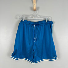 Load image into Gallery viewer, Retro nike youth shorts
