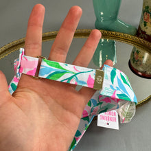 Load image into Gallery viewer, Lilly Pulitzer visor
