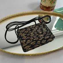 Load image into Gallery viewer, Retro beaded purse
