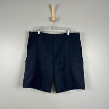 Load image into Gallery viewer, IZOD golf shorts
