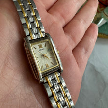 Load image into Gallery viewer, Retro Seiko watch
