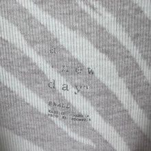 Load image into Gallery viewer, A. New Day. patterned tank
