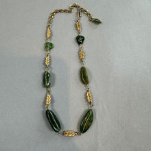 Load image into Gallery viewer, Vintage crystal necklace
