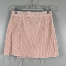 Load image into Gallery viewer, PacSun corduroy skirt
