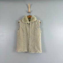 Load image into Gallery viewer, Retro ruff hewn zip up vest
