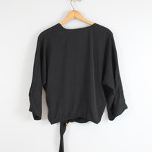 Load image into Gallery viewer, Express black blouse
