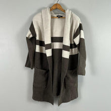 Load image into Gallery viewer, Lulus hooded sweater
