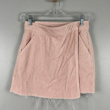 Load image into Gallery viewer, PacSun corduroy skirt
