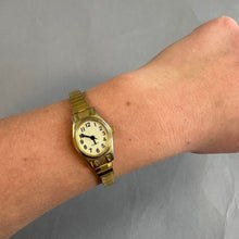 Load image into Gallery viewer, Retro gold watch
