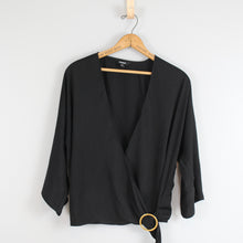 Load image into Gallery viewer, Express black blouse
