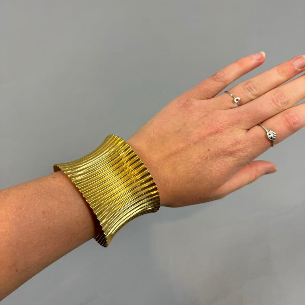 Vintage gold bracelet