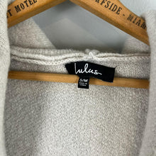 Load image into Gallery viewer, Lulus hooded sweater
