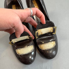 Load image into Gallery viewer, Retro tahari heels
