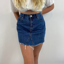 Load image into Gallery viewer, Old navy jean skirt
