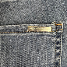 Load image into Gallery viewer, White House black market jeans

