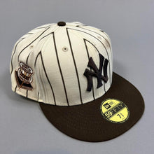 Load image into Gallery viewer, New Era Yankees flat brim hat
