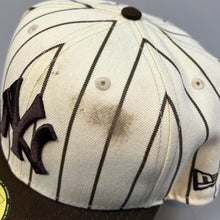 Load image into Gallery viewer, New Era Yankees flat brim hat

