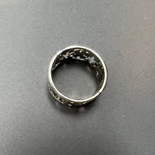 Load image into Gallery viewer, Retro abstract flower ring
