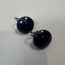 Load image into Gallery viewer, Vintage screw on earrings

