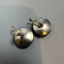 Load image into Gallery viewer, Vintage screw on earrings
