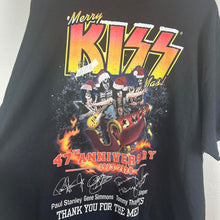 Load image into Gallery viewer, Merry KISSmas graphic t-shirt
